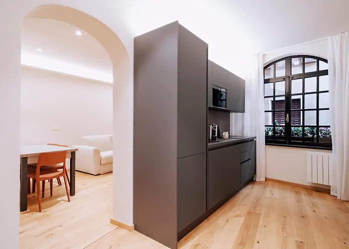 - Pam Pam أَويستا