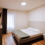 - Pam Pam ゲストハウス 3*