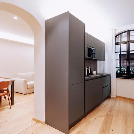 - Pam Pam أَويستا